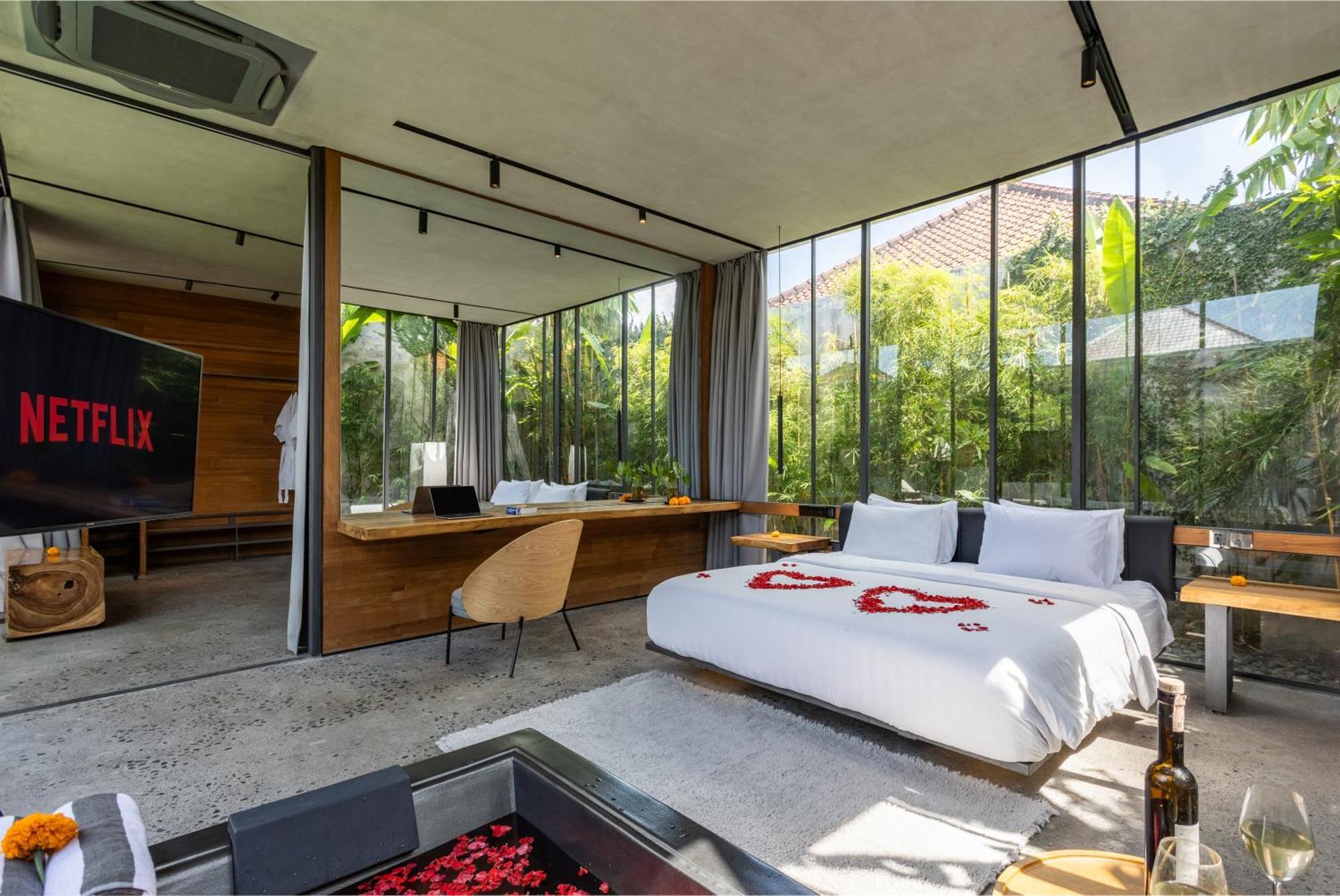 Luxury Industrial With Sauna And Highend Amenities