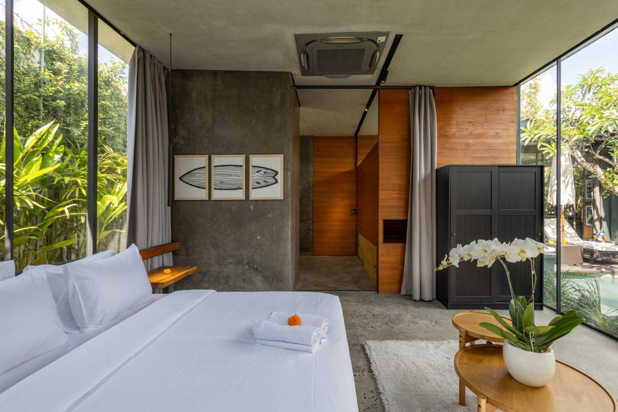 Luxury Industrial With Sauna And Highend Amenities Villa *