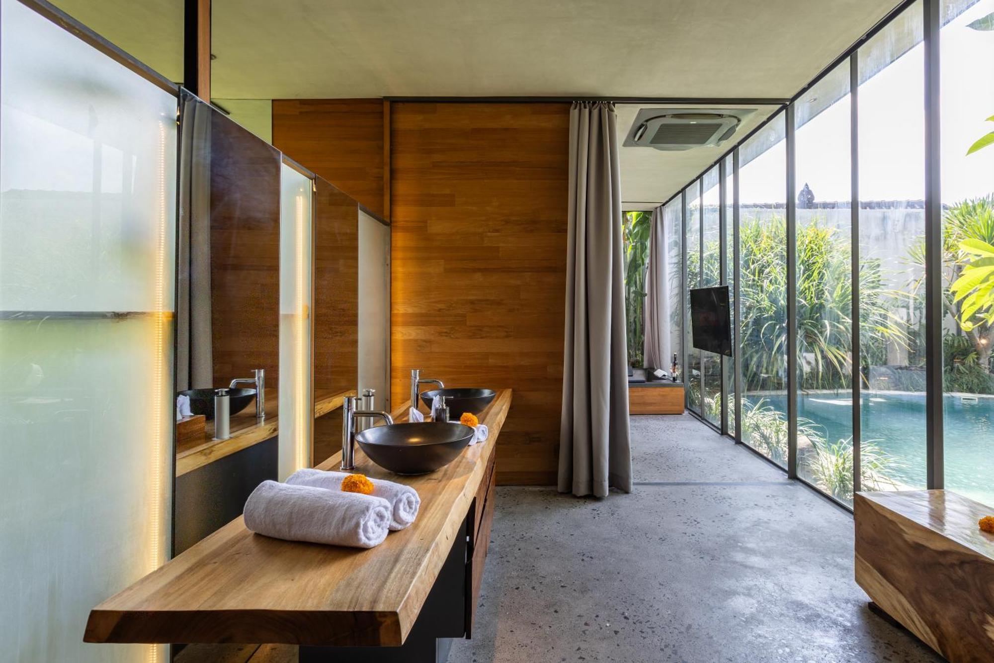 Villa Luxury Industrial With Sauna And Highend Amenities